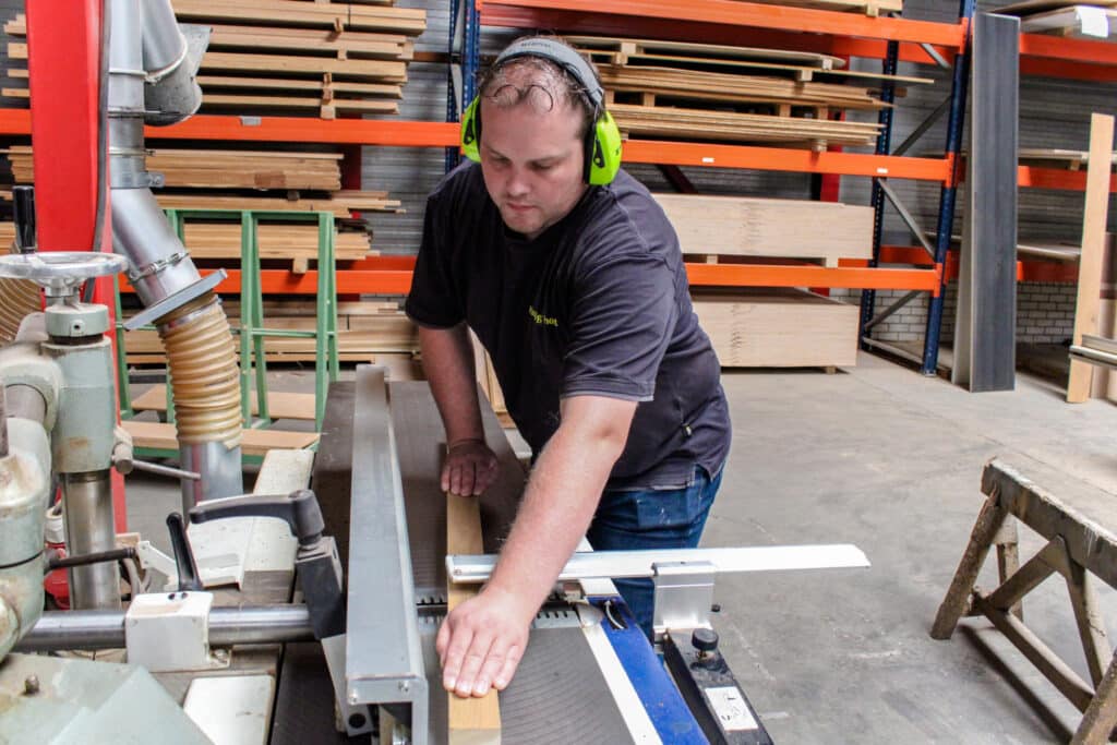 Houten meubel produceren in Friesland