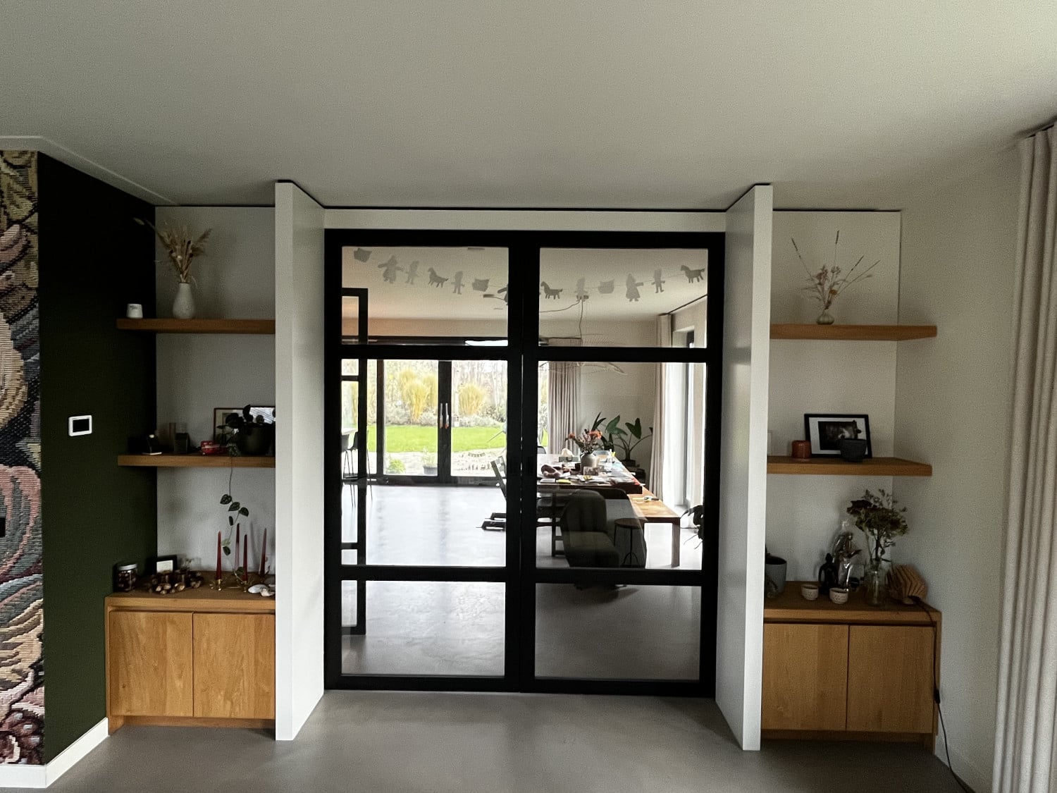 Eiken meubel met schuifdeuren