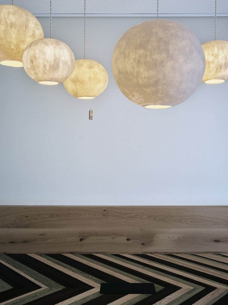 Detail van een biobased eettafel ontworpen door Handig in Hout, project Nieuwehorne