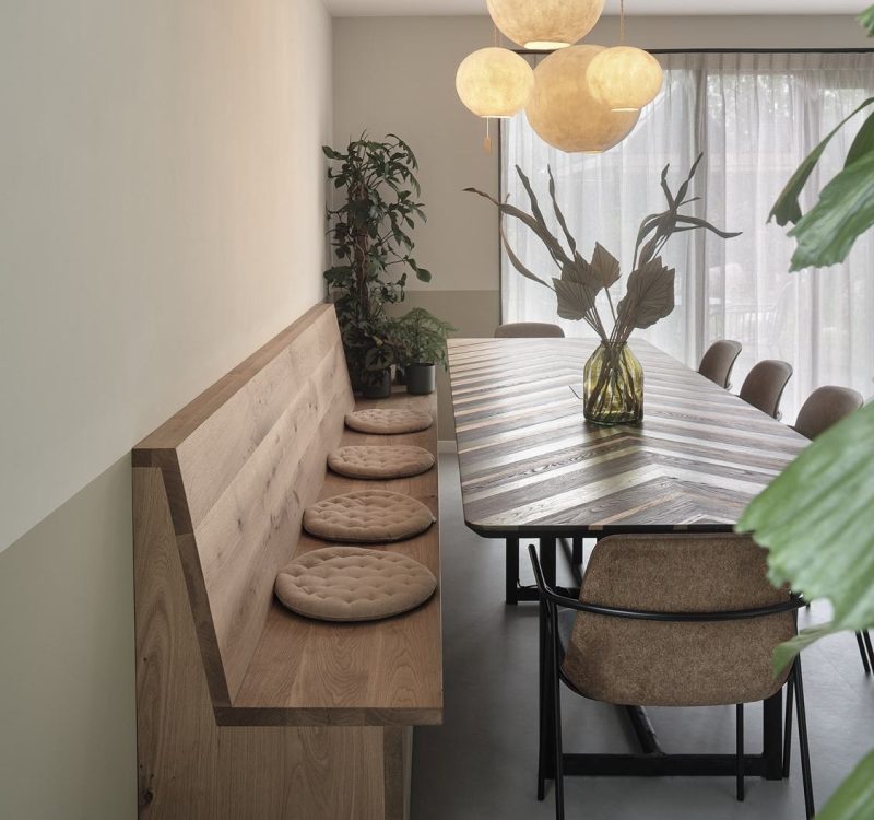 Interieurfoto met biobased eettafel van Handig in Hout, project Nieuwehorne