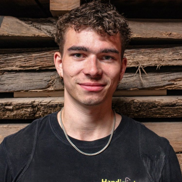 Yannick Handig in hout